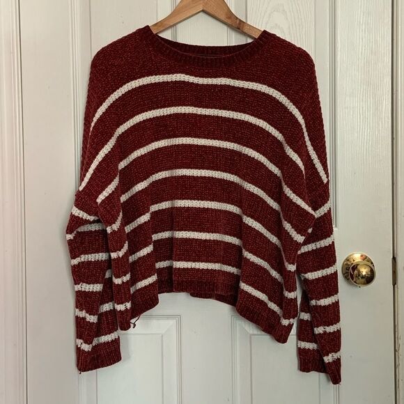 F21+ Cropped Sweater - Picture 2 of 5